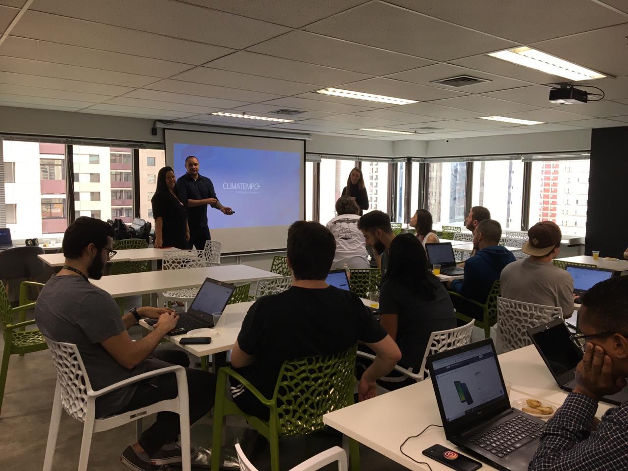 Treinamento interno no Grupo Climatempo